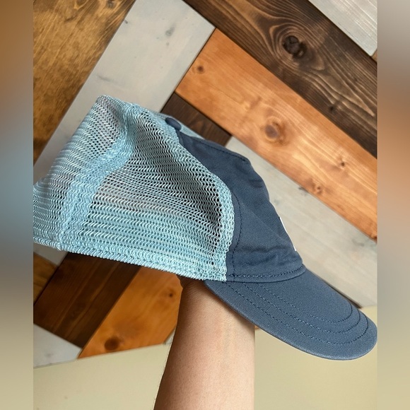 Patagonia trucker hat in two tone blues. - Picture 6 of 9